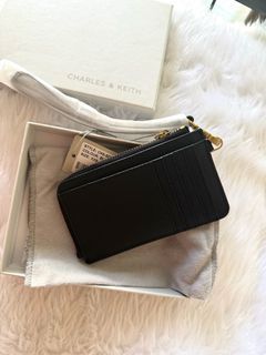 BNEW Multi-Slot Wristlet Card Holder - Black (With tag and box)