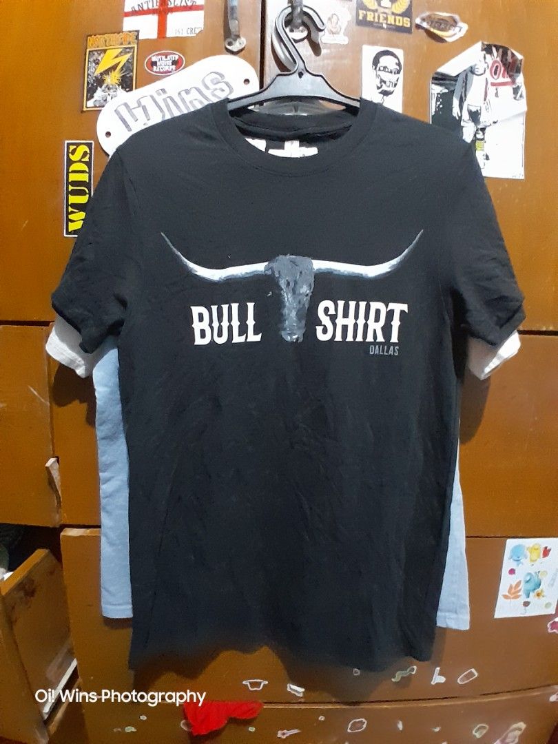 Bulls Shirt (Category: Tshirts & Polo Shirts ) located in Makati City. Submitted by wjlemke (Listing ID 1299372336, Image 1). Description: Delta Bull Shirt Armpit: 18" Length: 27" Excellent Condition P300.00.