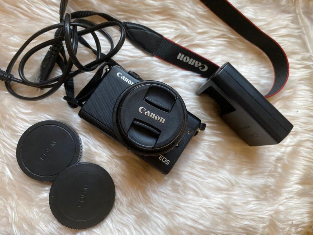 Canon Eos M100 (Category: Cameras) located in Bombon. Submitted by cam-era.2025 (Listing ID 1299453125, Image 1). Description: Re-Stock.