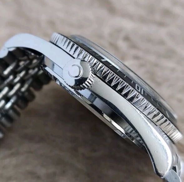 Caravelle n2 watch clearance