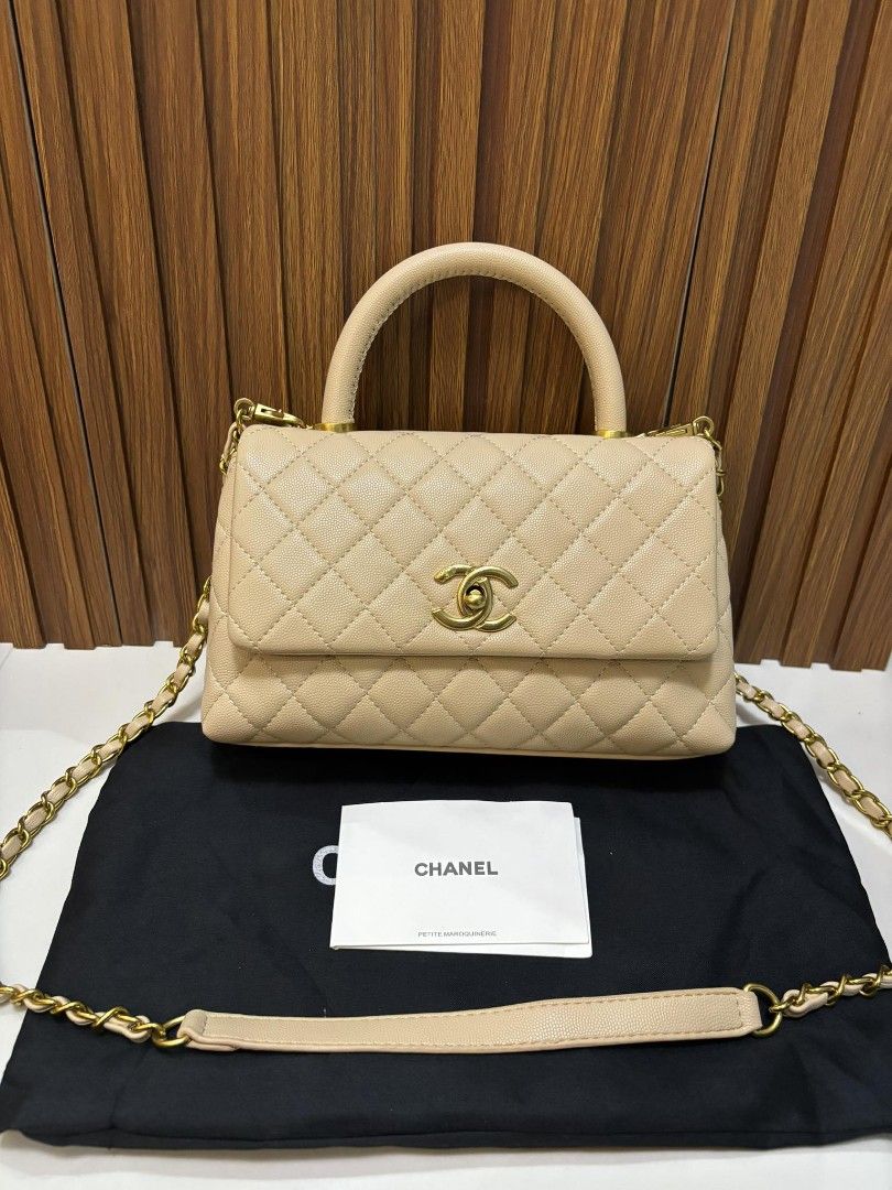 Coco Chanel Handlebag (Category: Luxury Bags & Wallets) located in Cebu City. Submitted by day.98 (Listing ID 1299425451, Image 1). Description: japan preloved bag selected from japan surplus caviar leather holo sticker& microchip no flaws.