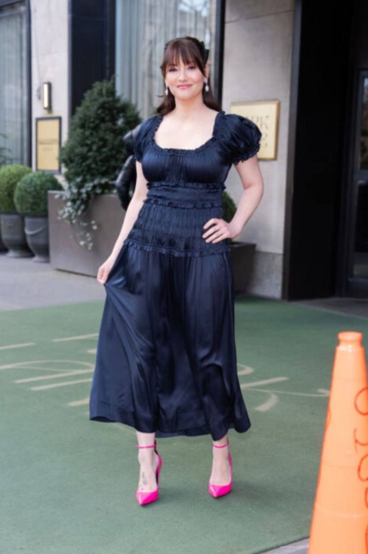 Doen Leanne Midi Dress in Navy Blue Silk, Women's Fashion, Dresses & Sets,  Dresses on Carousell