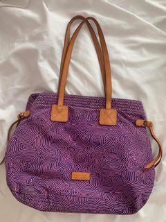 (Category: ) located in . Submitted by shavypreloved (Listing ID 1299333576, Image 1). Description: .