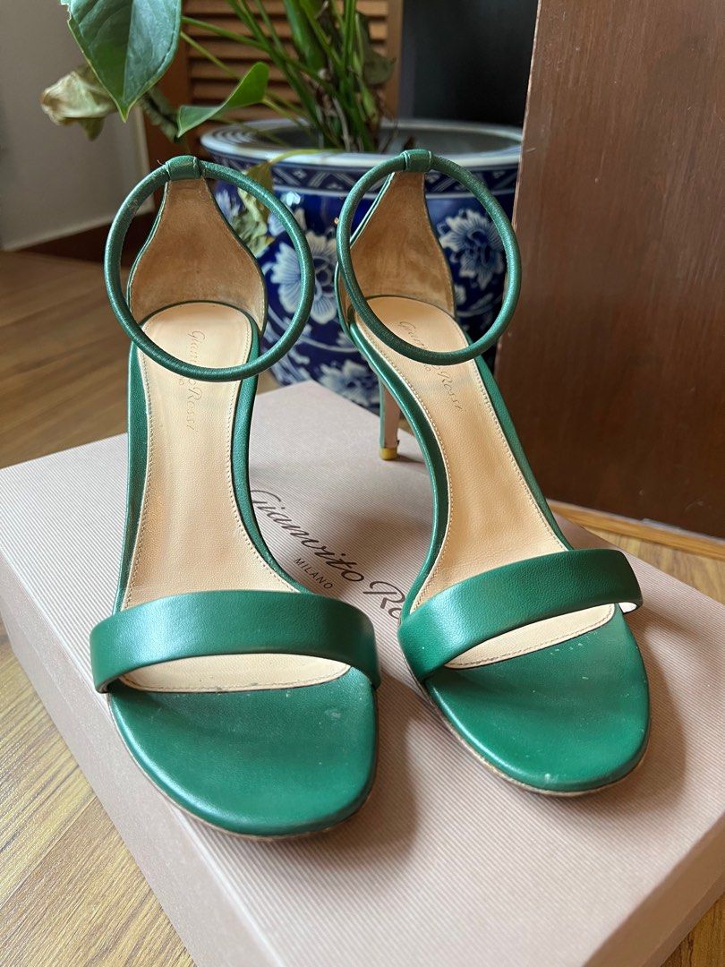 Gianvito rossi asia sales