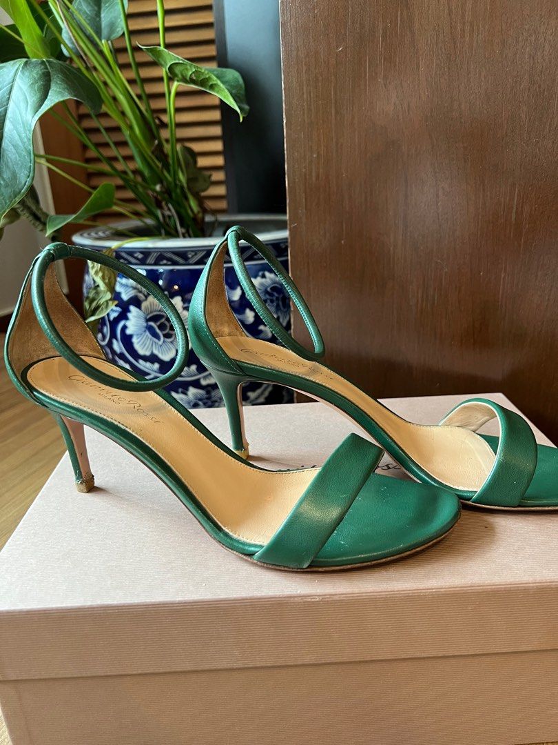 Gianvito rossi asia sales