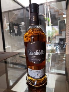 Glenfiddich Single Malt Scotch Whiskey Aged 18 years (no box)