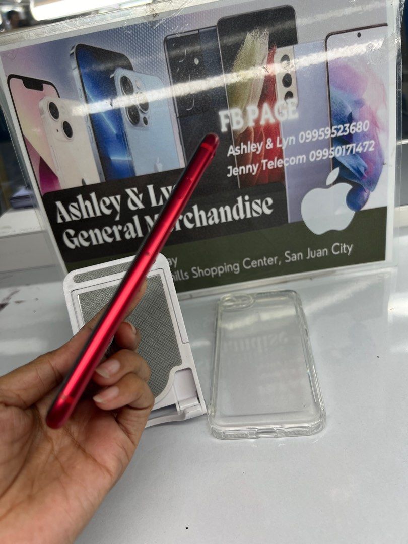 Iphone SE 2020 128gb Red Edition (Category: iPhone SE Series) located in San Juan City. Submitted by AshleyandLynGeneralmerchandise (Listing ID 1299388442, Image 3). Description: We accept trade in Credit card / Home Credit Shipping Meet ups / Delivery Fb page: Ashley & Lyn.