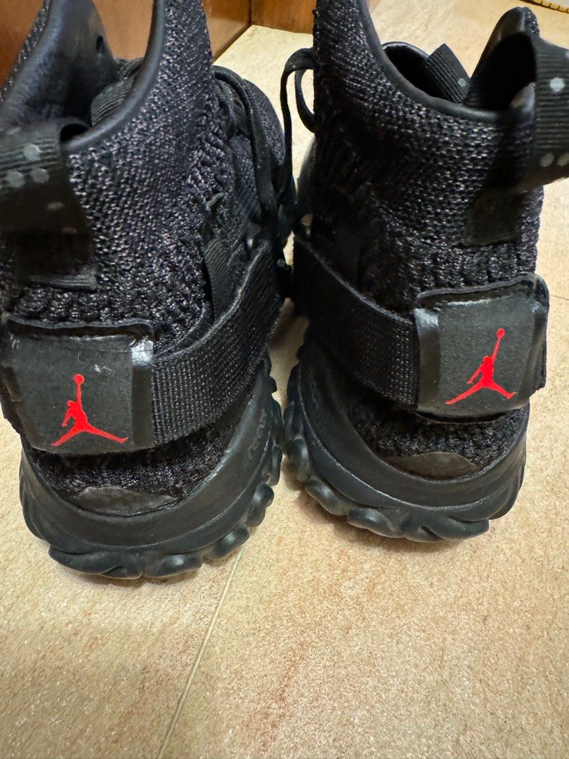 Jordan apex react triple black clearance