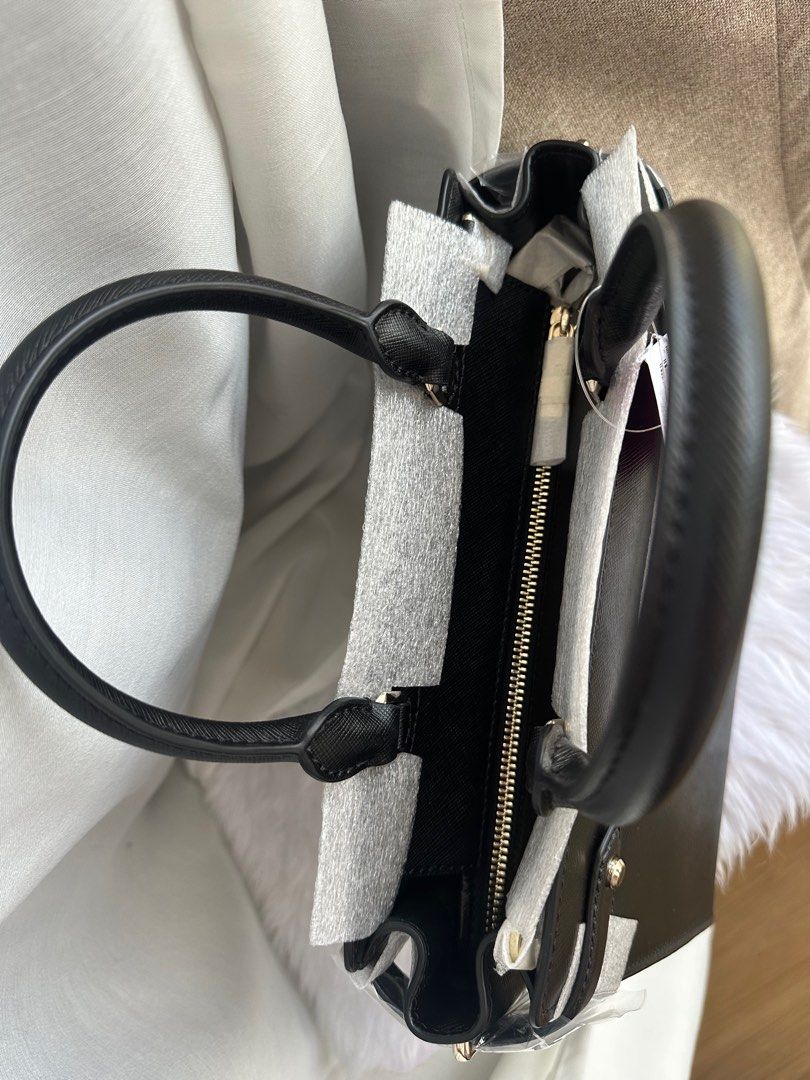Kate Spade Medium Staci Satchel (Category: Luxury Bags & Wallets) located in Quezon City. Submitted by qeilahh (Listing ID 1299281522, Image 3). Description: Brand new bought from the US With crossbody strap.