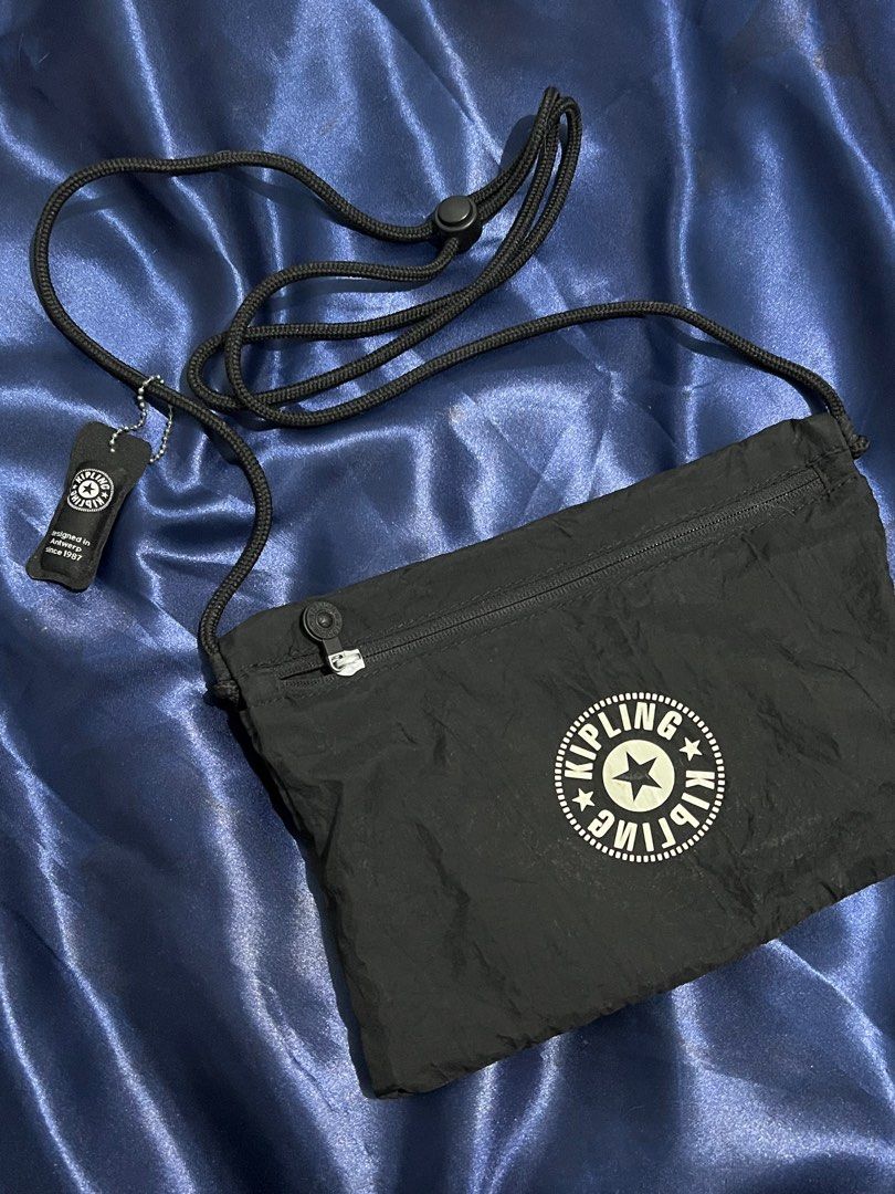 Kipling Ragu Bag (Category: Luxury Bags & Wallets) located in Imus. Submitted by aliaating (Listing ID 1299389237, Image 2). Description: Used 1 week lang pinangsiargao. .