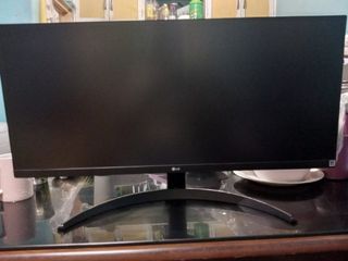 LG UltraWide IPS 29 inches Gaming Monitor with free Nintendo DS Phat
