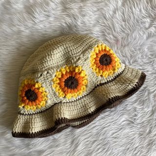 [MADE TO ORDER] Sunflower granny square crochet bucket hat