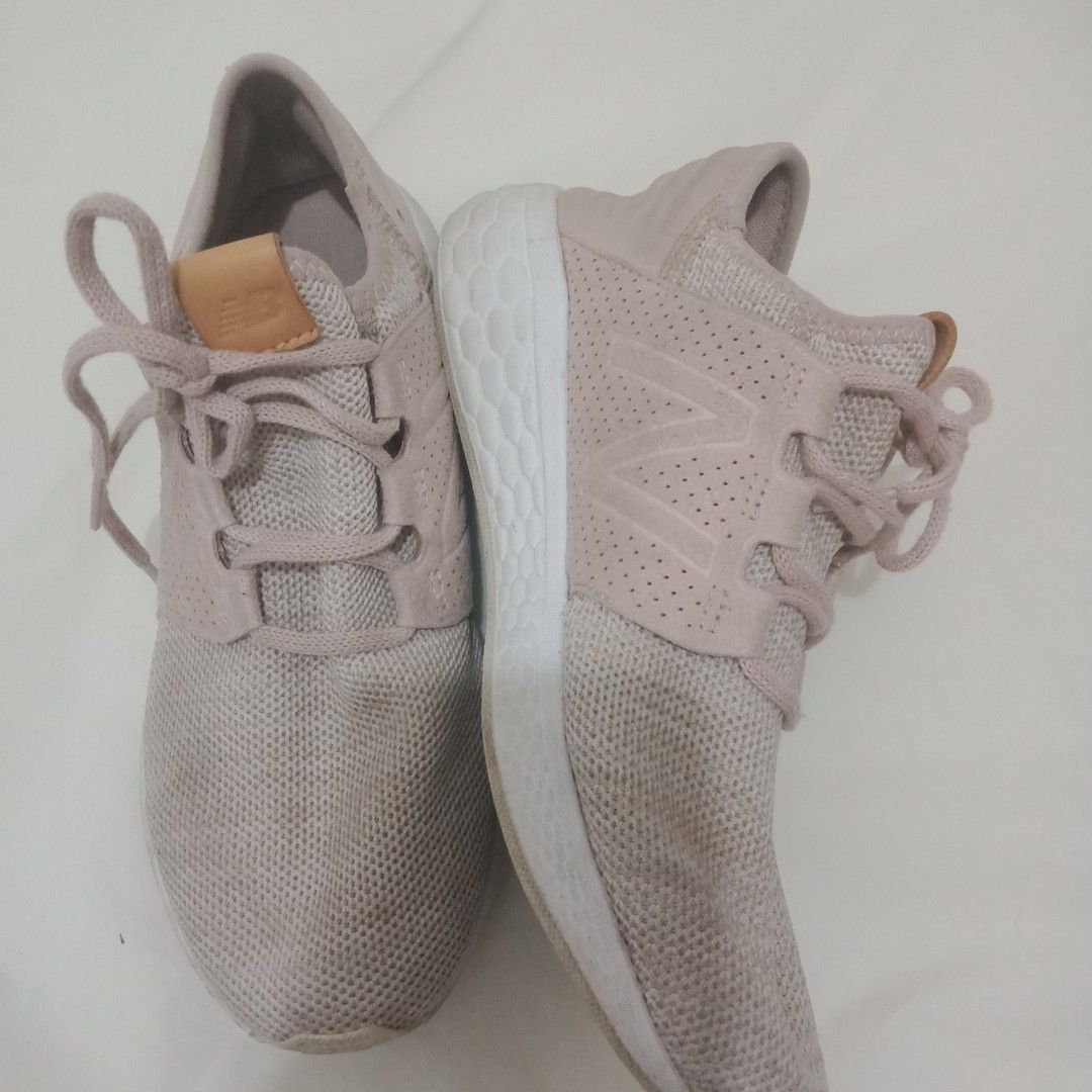 New Balance dusty pink size 9 (Category: Sneakers) located in Quezon City. Submitted by plus4lessshop (Listing ID 1299452292, Image 2). Description: .