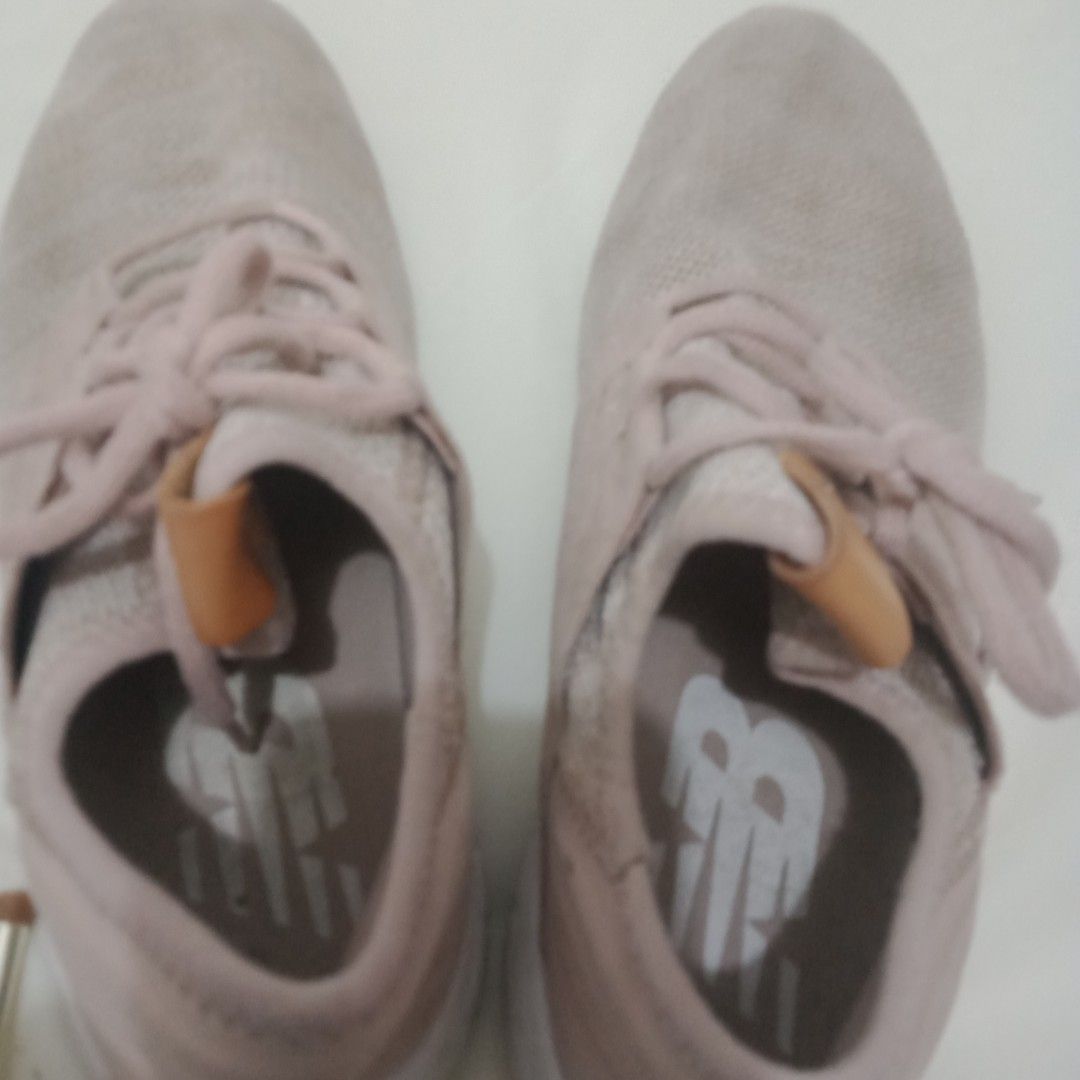 New Balance dusty pink size 9 (Category: Sneakers) located in Quezon City. Submitted by plus4lessshop (Listing ID 1299452292, Image 3). Description: .