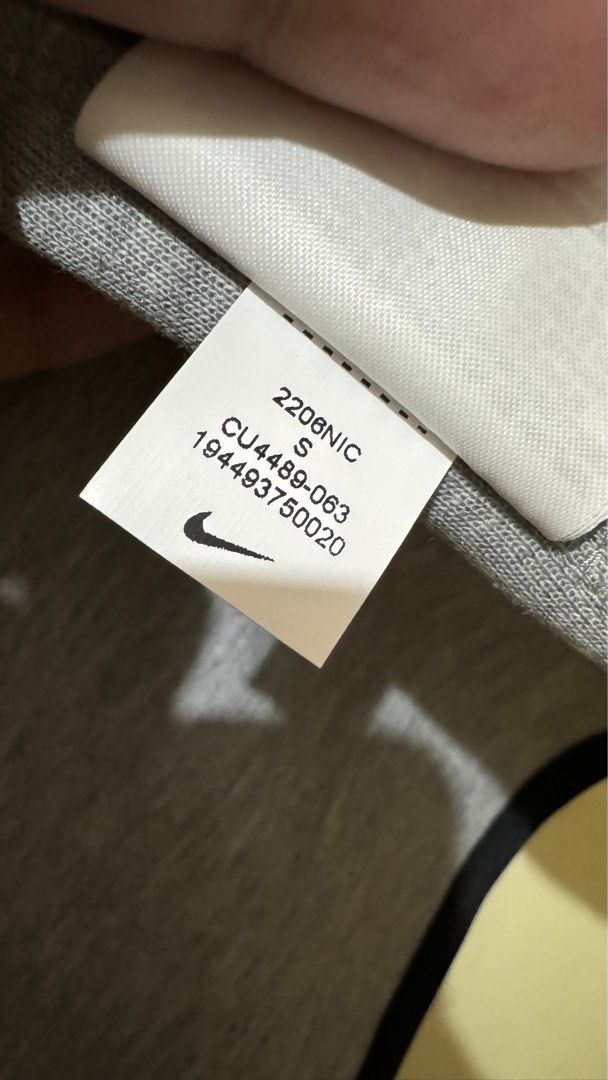 Nike Tech Fleece Full-Zip Hoodie (Category: Activewear) located in Quezon City. Submitted by stuffshedder (Listing ID 1299400188, Image 3). Description: Nike Sportswear Tech Fleece Full-Zip Hoodie Heather Grey Size Small Style: #CU4489-063 made with a double-sided spacer fabric for added warmth without extra weight. - Tech fleece - Zippered sleeve pocket - 4-panel hood - Transparent taping - Standard fit Bought in Dubai Outlet mall for 6k++ Brand