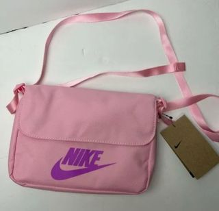 Nike Women's Futura 365 Crossbody Bag in Light Pink NEW WITH TAGS