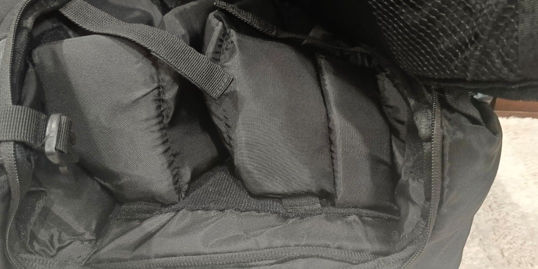 Nikon camera body bag (Category: Camera Bags & Carriers) located in Cabuyao City. Submitted by jhings.olshoppe (Listing ID 1299290365, Image 2). Description: .