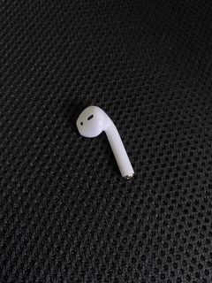 Original Airpods Gen 2 RIGHT POD ONLY