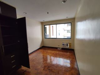 Palm Tower Makati unit for Rent