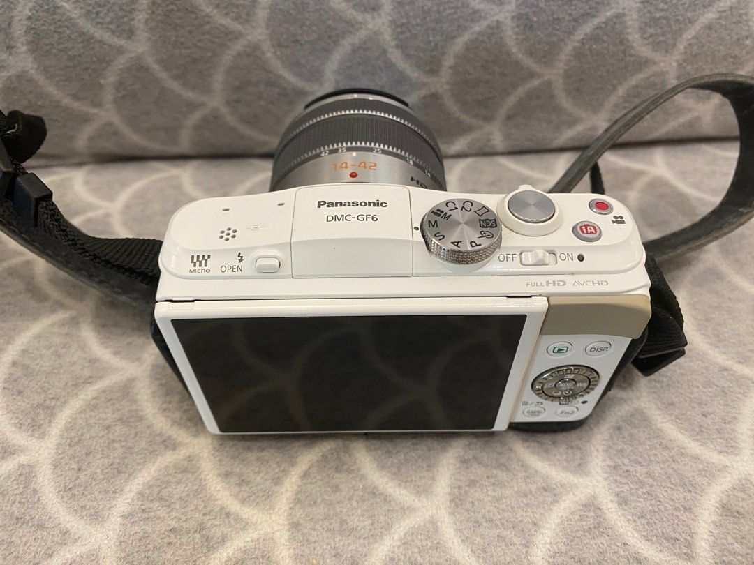 Panasonic Lumix DMC-GF6 with 14-42mm lens
