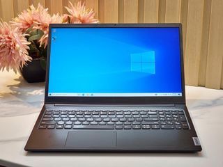 Promo Laptop Lenovo E5-IML 81VN Core i5 10th Gen 8GB RAM 256GB SSD 15.6-inch IPS Display FHD 1080P AMD Radeon 620 2GB vRAm 💻2ndhand, Good condition and ready to use.