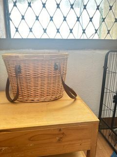 Rattan Insulated Bag perfect for picnics and bridgerton/Regency era