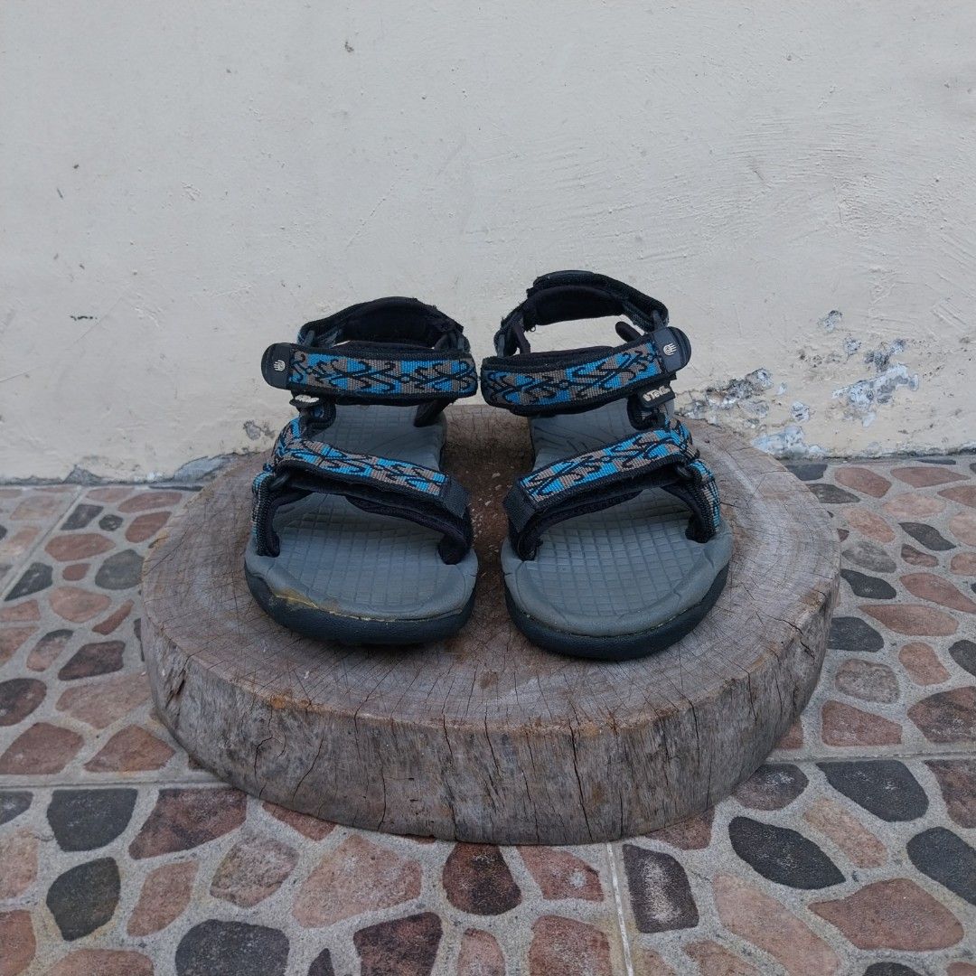 Sandal outdoor teva terradactyl Fesyen Pria Sepatu Sandal di Carousell