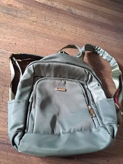 (Category: ) located in . Submitted by preloved8declutter (Listing ID 1299281430, Image 1). Description: .