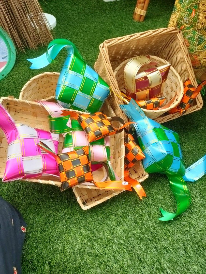 Sewa rental ketupat+ bakul rotan setup pakej photo booth ideas Hari ...