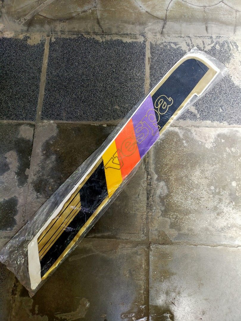 Sticker Tepong Vespa Jadul thn 80an NOS, Motor di Carousell