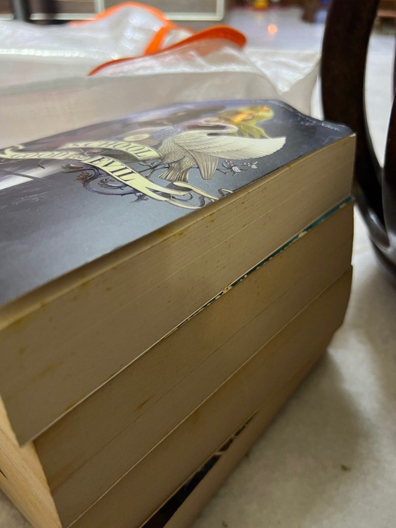 The School For Good And Evil #5: A Crystal Of Time – Soman Chainani – Trade Paperback – Good Condition