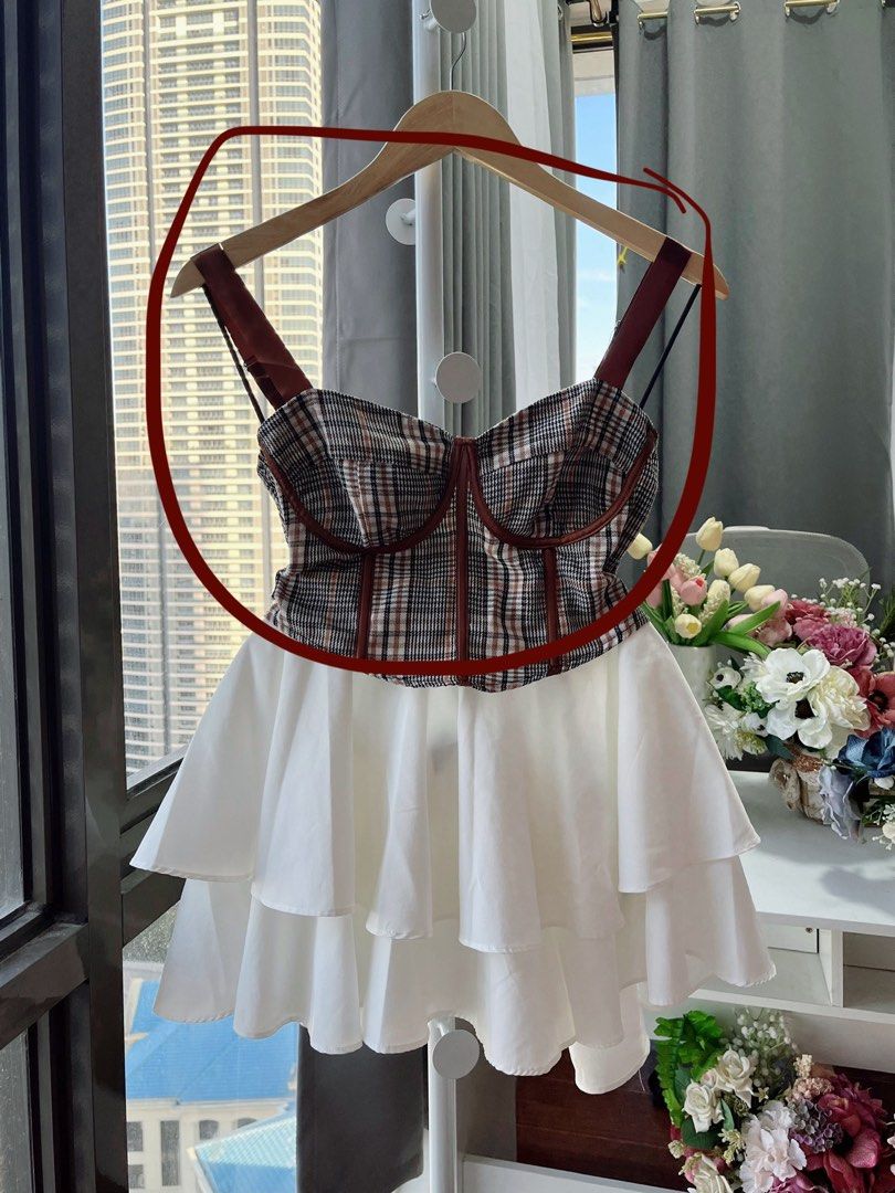 Tops 95 each (Category: Others Tops) located in Taguig. Submitted by Mrs.Harris (Listing ID 1299357896, Image 2). Description: 95 each.