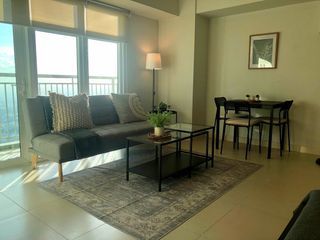 Two Serendra Red Oak Studio for Rent
