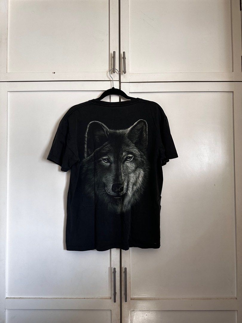 VINTAGE WOLF GRAPHIC T SHIRT (Category: Tshirts & Polo Shirts ) located in Pasig City. Submitted by commonedit (Listing ID 1299435914, Image 3). Description: MOP: GCash Courier: Lalamove / Grab .