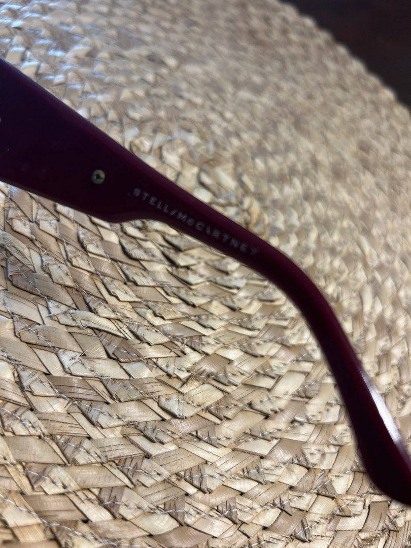Women’s Sunglasses (Category: Sunglasses & Eyewear) located in Makati City. Submitted by joyfulliving22 (Listing ID 1299281603, Image 3). Description: Almost brand new. Old style but not used. RFS: decluttering.