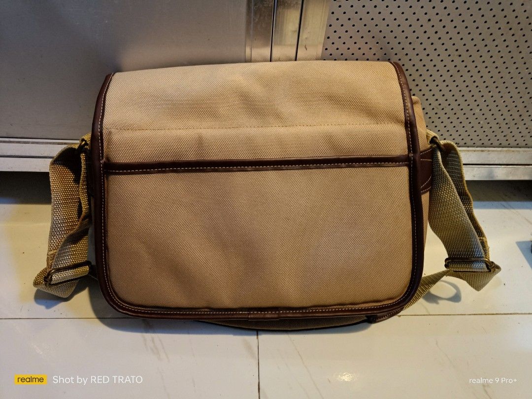 💯 Canon EOS Camera Bag (Category: Camera Bags & Carriers) located in General Mariano Alvarez. Submitted by randzwurkz85264 (Listing ID 1299572080, Image 3). Description: .