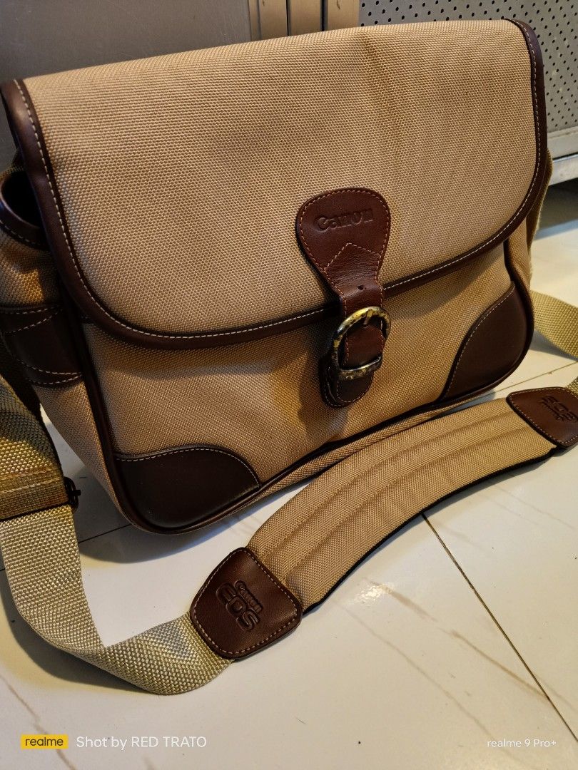 💯 Canon EOS Camera Bag (Category: Camera Bags & Carriers) located in General Mariano Alvarez. Submitted by randzwurkz85264 (Listing ID 1299572080, Image 2). Description: .
