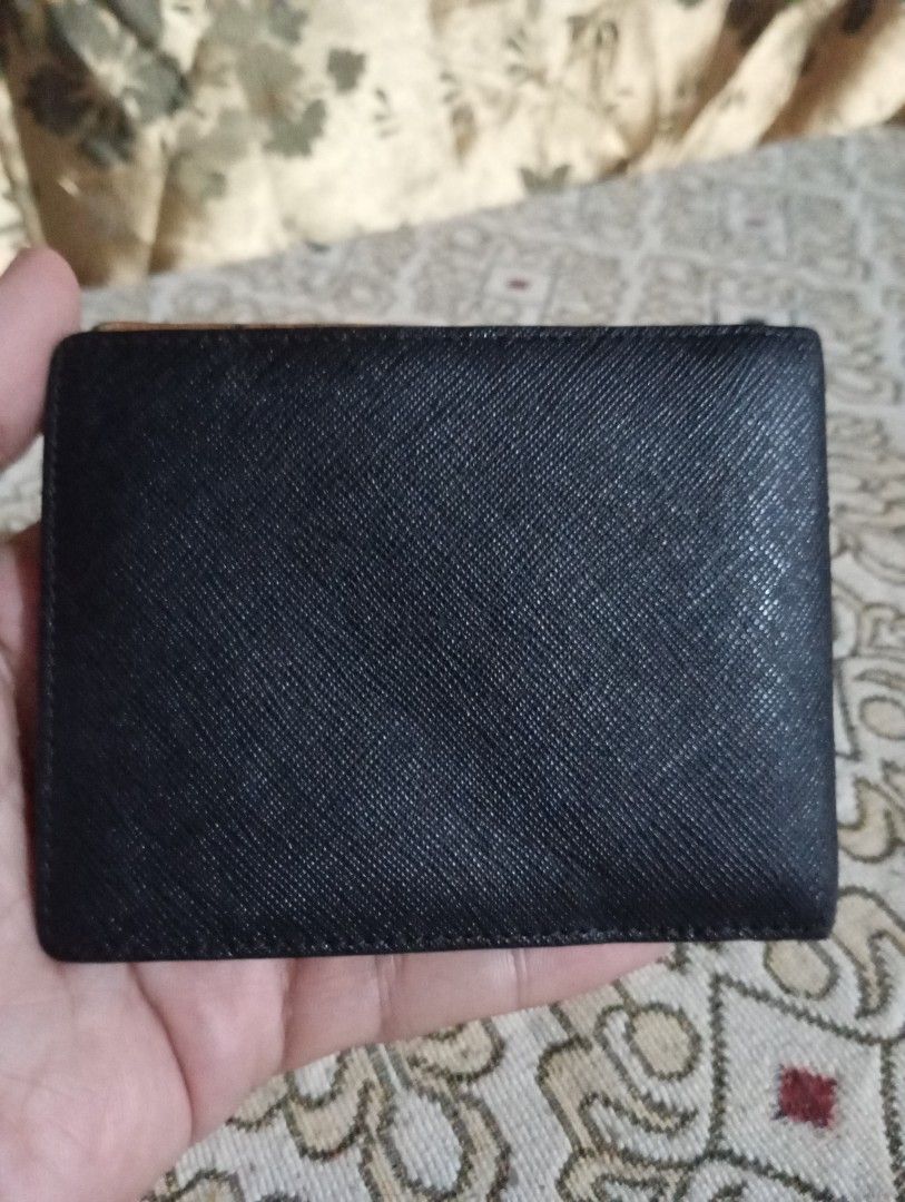 Blanc Fleur Mens Wallet (Category: Wallets & Card Holders) located in Iligan City. Submitted by ileganteph (Listing ID 1299607107, Image 2). Description: Excellent Condition.