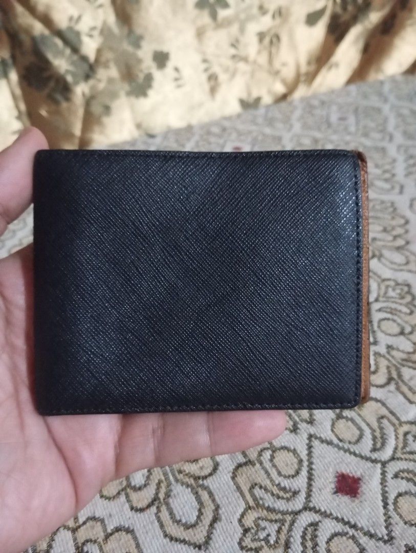 Blanc Fleur Mens Wallet (Category: Wallets & Card Holders) located in Iligan City. Submitted by ileganteph (Listing ID 1299607107, Image 1). Description: Excellent Condition.
