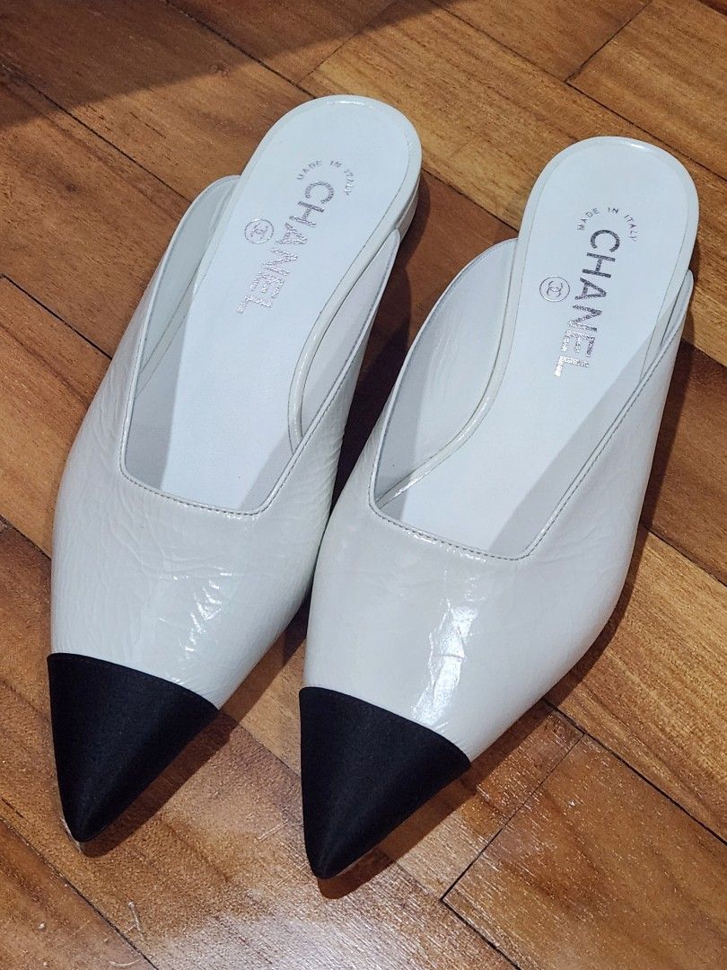 BN Chanel black tip shoes size 37C