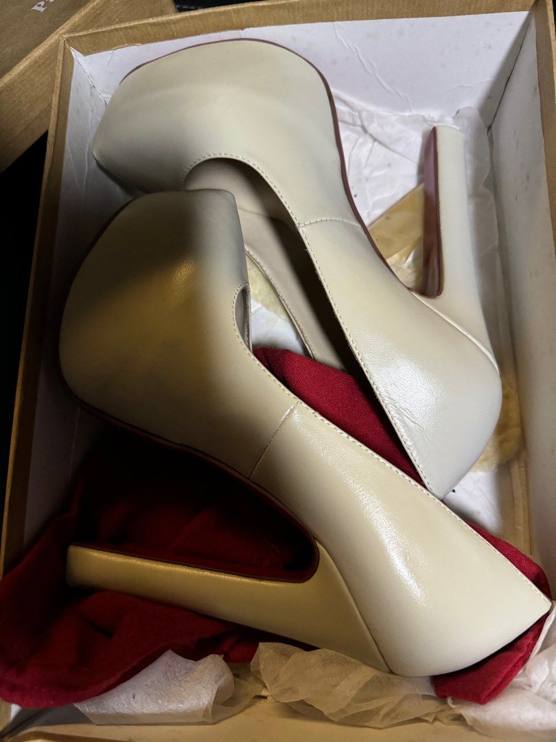 Christian Louboutin Pump Heels