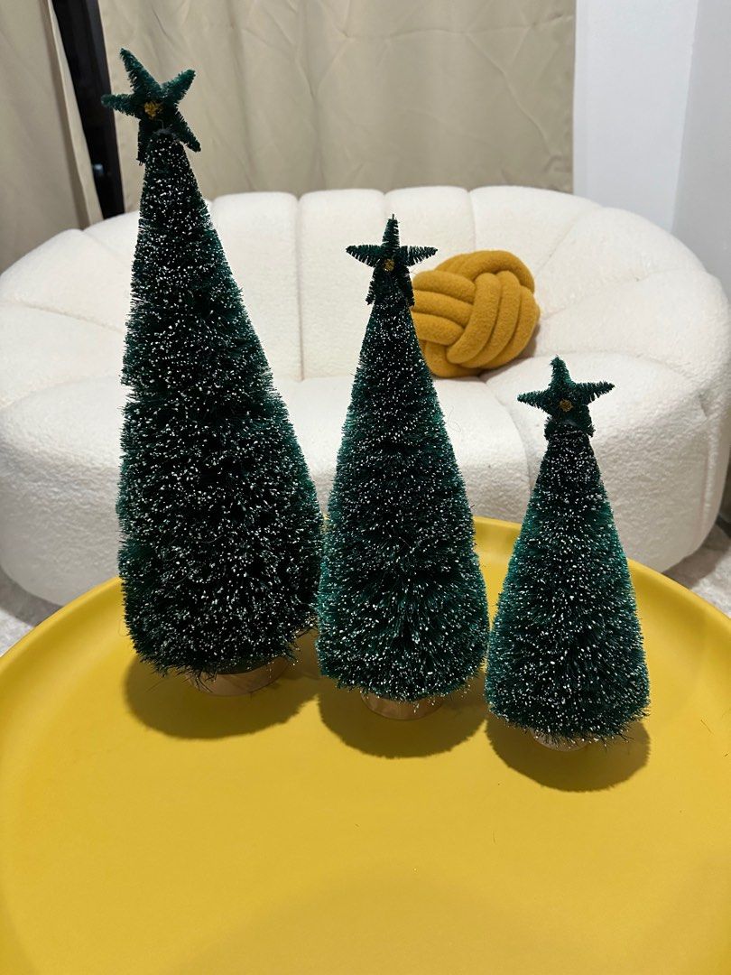 Christmas Decor (Category: Gardening Tools & Ornaments) located in Manila. Submitted by seancatubig (Listing ID 1299551635, Image 2). Description: Bought it last year only. Can be used as center piece for your coffee table. .