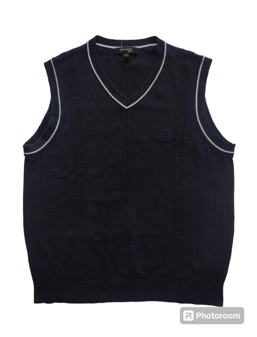 Crocodile Knitted Vest (Category: Coats, Jackets and Outerwear) located in Tacloban City. Submitted by dime.and.dapper (Listing ID 1299569070, Image 1). Description: W/L 19.5 x 24 inches 9/10 Color rate or Better Maganda yung cable knit details! Solid pangporma guys! lakas maka old money Aesthetics🔥.