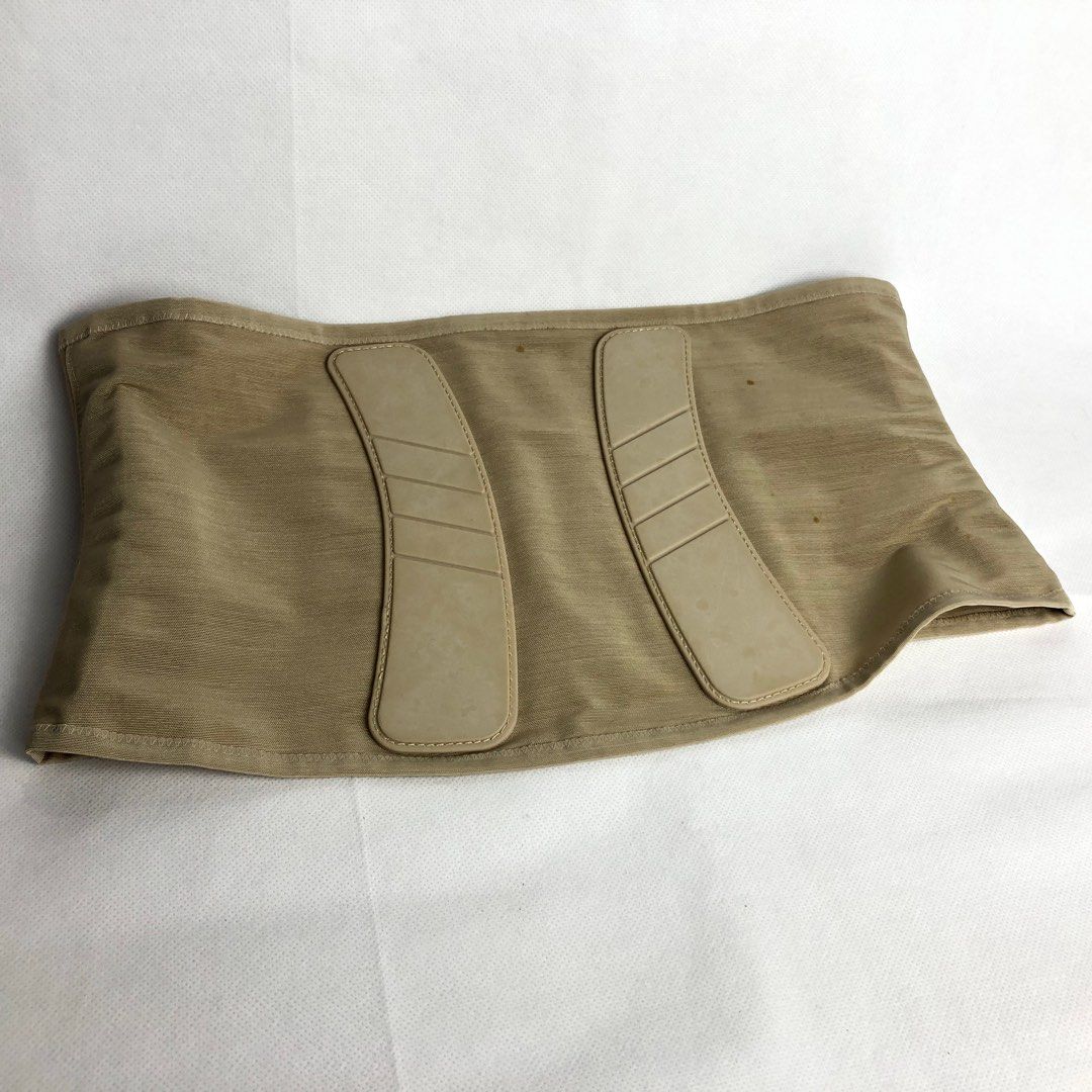 CWX Lightweight Lumbar Back Support (Size: LL) (Category: Braces, Support & Protection) located in Tagaytay City. Submitted by barenwolf (Listing ID 1299523839, Image 2). Description: Size: LL *Note: It has some minor storage stains (as shown in the photos)..