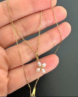 Dainty Cross Pearl Necklace