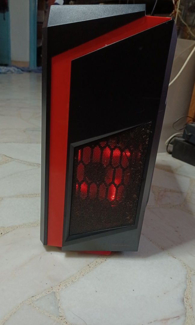 Desktop pc (Category: Desktops) located in Singapore. Submitted by kim_2017 (Listing ID 1299510708, Image 3). Description: Desktop PC i5-7400 CPU, Windows 10 pro Ram: 8 GB HDD Storage 2TB. Mother board: Asus H110M - Plus, Power supply: 500W..
