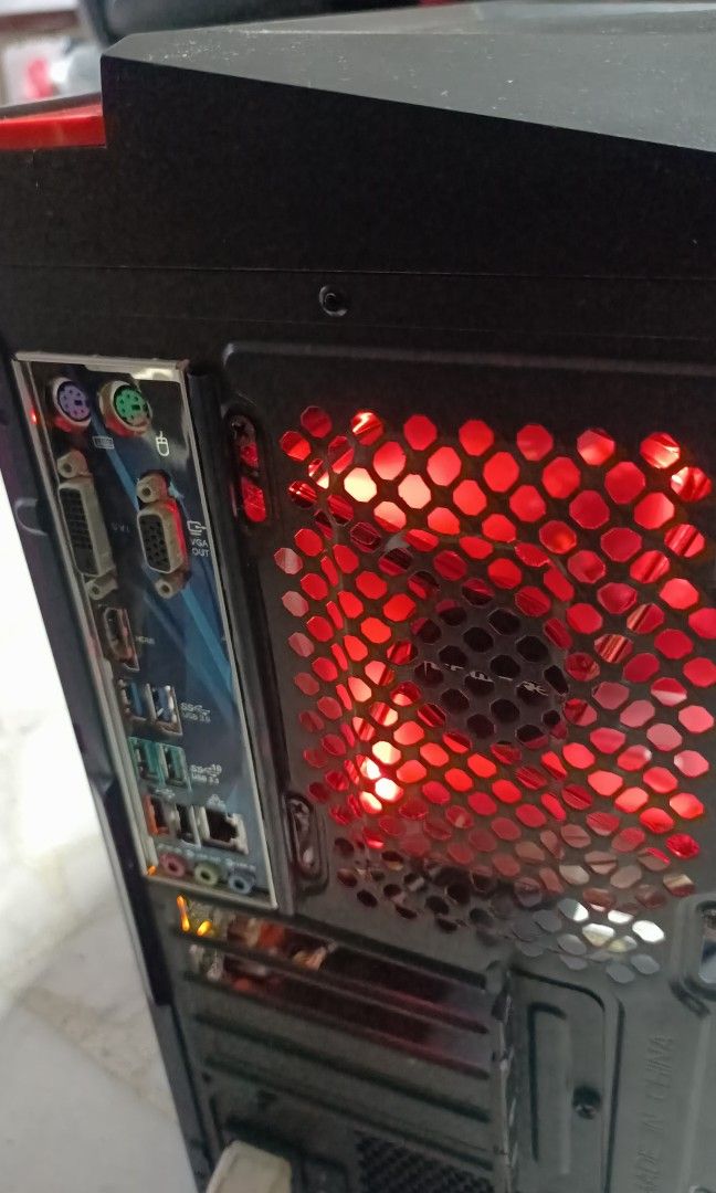Desktop pc (Category: Desktops) located in Singapore. Submitted by kim_2017 (Listing ID 1299510708, Image 2). Description: Desktop PC i5-7400 CPU, Windows 10 pro Ram: 8 GB HDD Storage 2TB. Mother board: Asus H110M - Plus, Power supply: 500W..