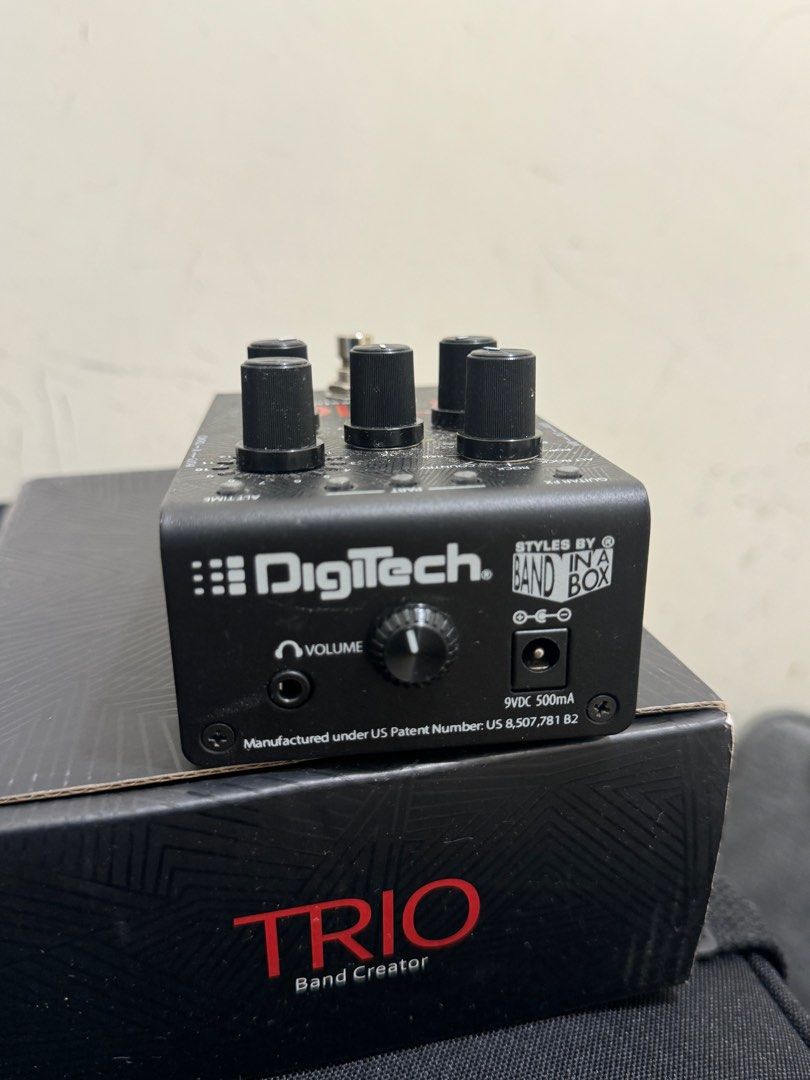 Digitech trio, 興趣及遊戲, 音樂、樂器& 配件, 樂器- Carousell