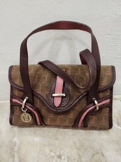 (Kategori: ) berada di . Dikirim oleh sofieprelove (ID iklan 1299500270, Gambar 1). Deskripsi: .
