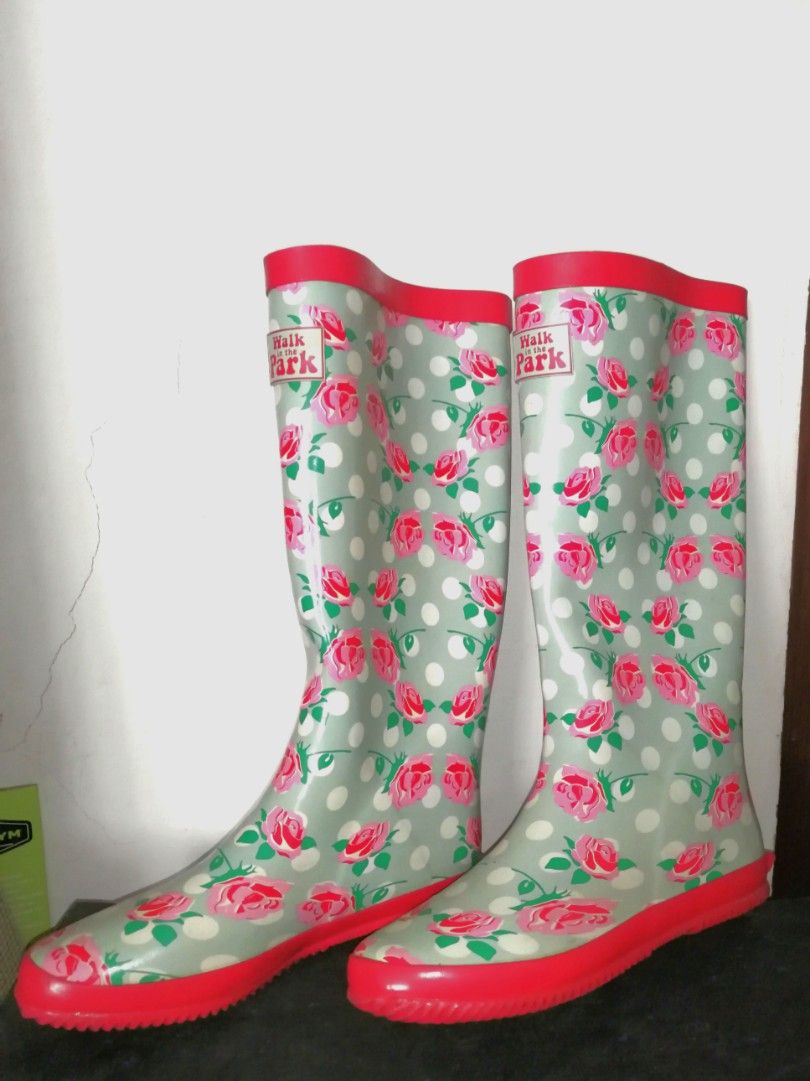 Foldable patent wellies rainboots US 8 UK 6 EU 39 Walk in the Park
